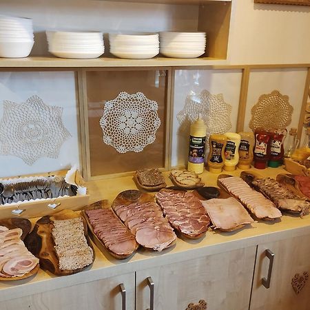 "U Skowronkow" Bed & Breakfast บุโควินา ทัตซานสกา ภายนอก รูปภาพ