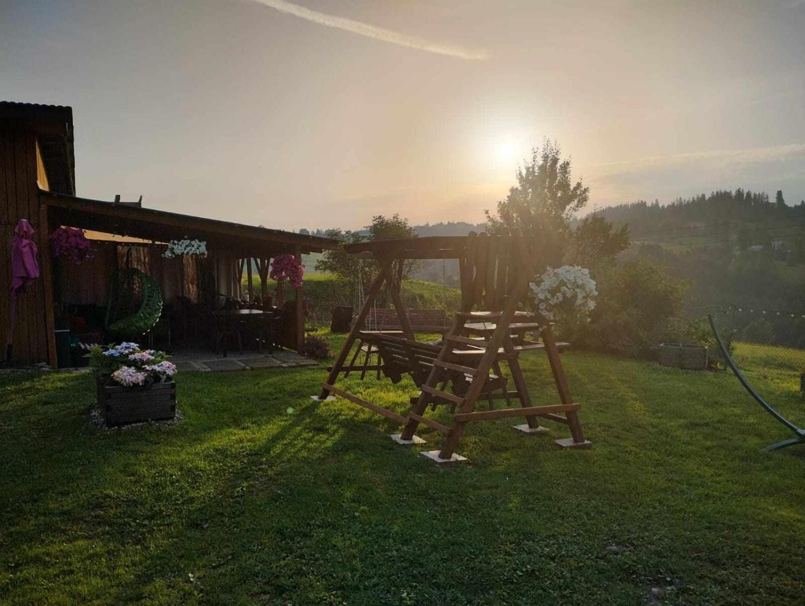"U Skowronkow" Bed & Breakfast บุโควินา ทัตซานสกา ภายนอก รูปภาพ